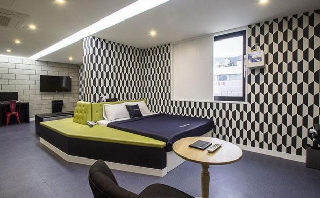 Hotel Home Пусан Екстериор снимка