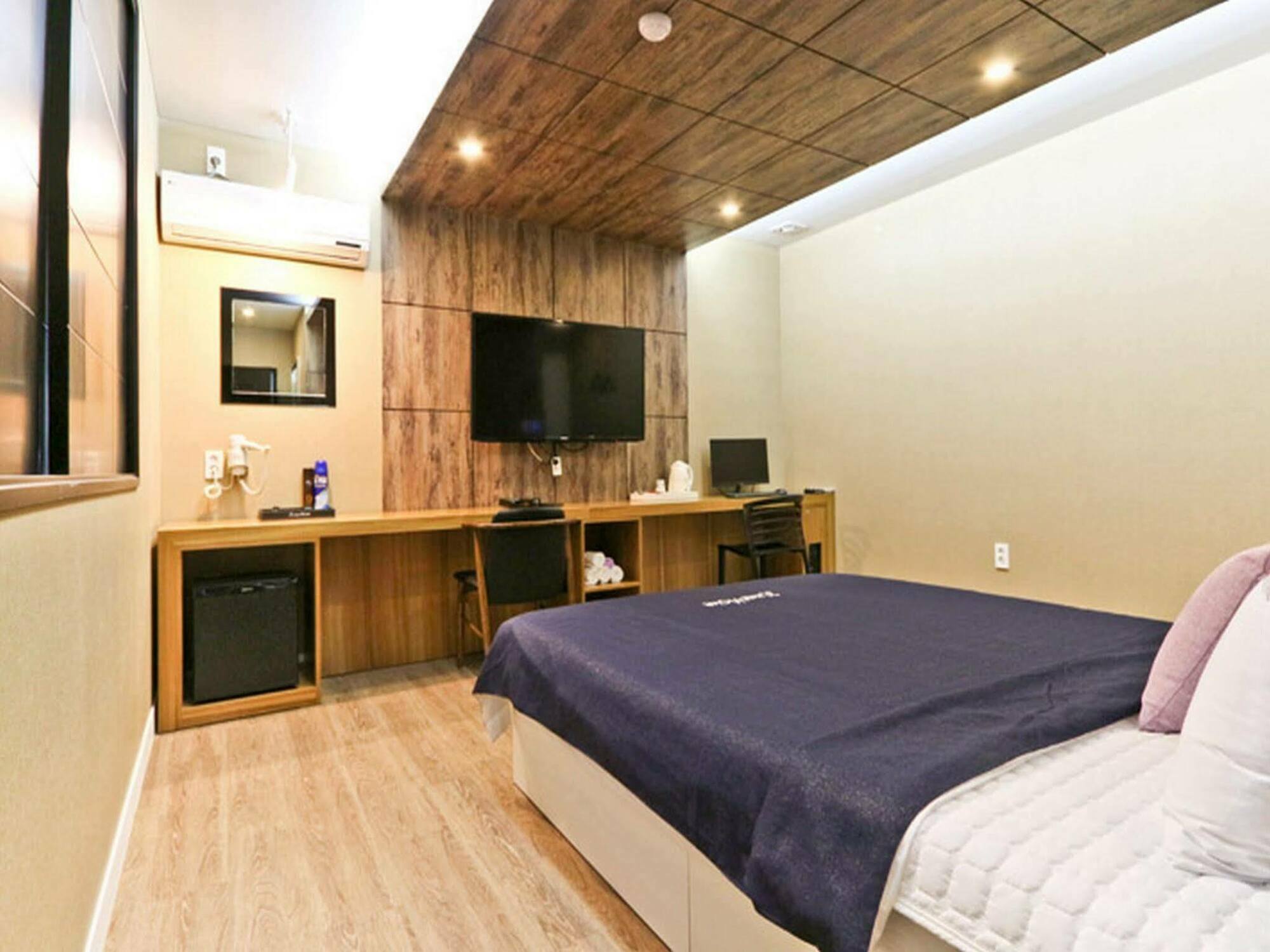 Hotel Home Пусан Екстериор снимка