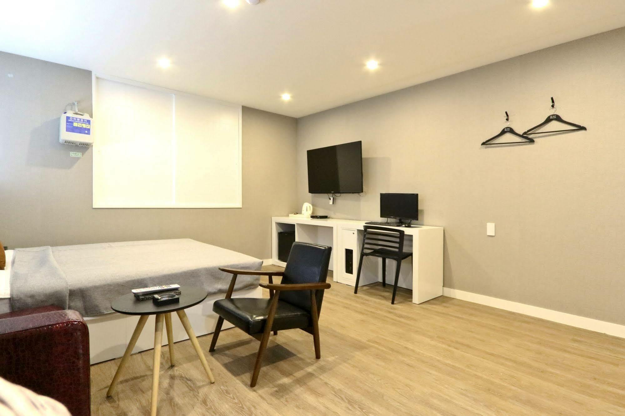 Hotel Home Пусан Екстериор снимка